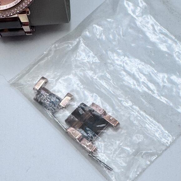 Michael Kors Parker Rose Gold Tortoise Watch - Picture 5 of 7